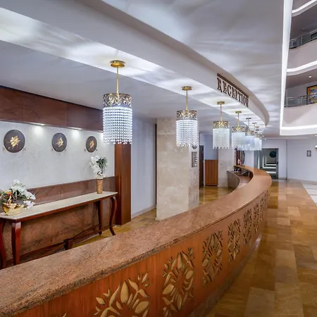 Hotel Saphir & 5*